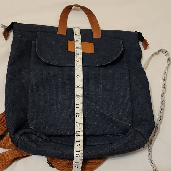 Guess convertible denim backpack. - Picture 7 of 7